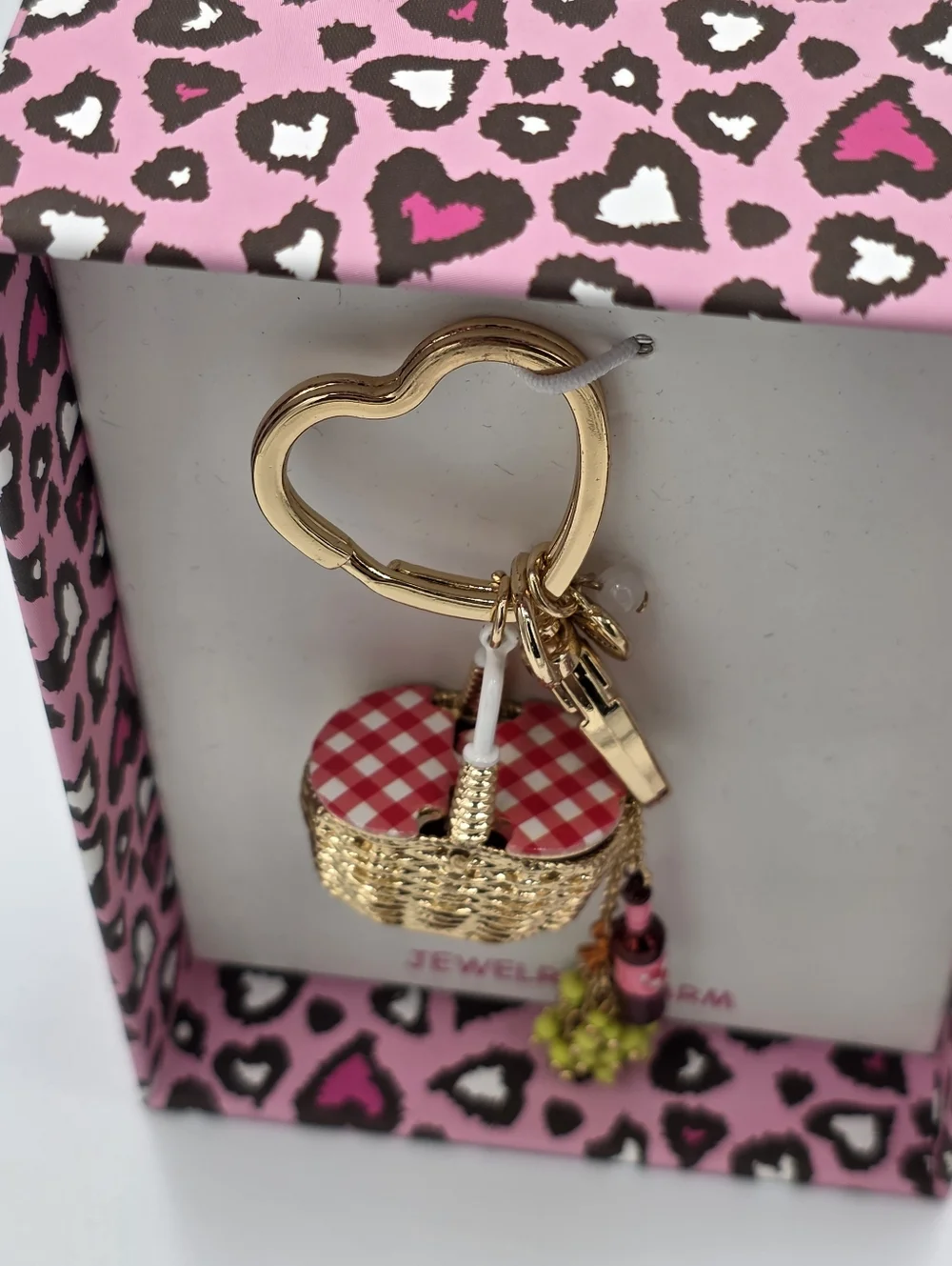 Betsey Johnson Picnic Basket‎ Wine & Grapes Bag Charm Jewelry Keychain New Box
